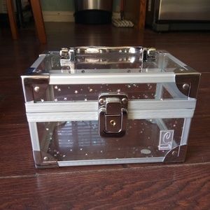 Small makeup caboodle